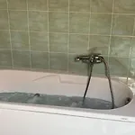 Comodo A Stazione Autostrada Ed Autodromo, 5 Posti Letto Con Garage Апартаменты *