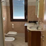 Comodo A Stazione Autostrada Ed Autodromo, 5 Posti Letto Con Garage *