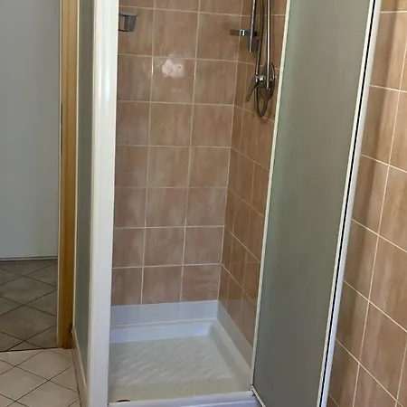 Comodo A Stazione Autostrada Ed Autodromo, 5 Posti Letto Con Garage Appartement Imola