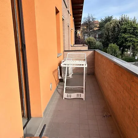 Comodo A Stazione Autostrada Ed Autodromo, 5 Posti Letto Con Garage * Имола